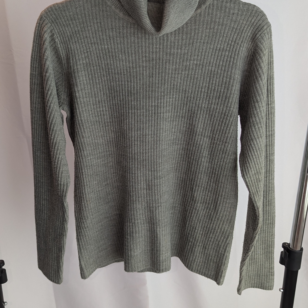 Van Heusen Women's Green Ribbed Turtleneck Sweater